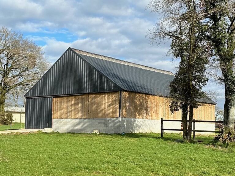 Hangar agricole en auto construction