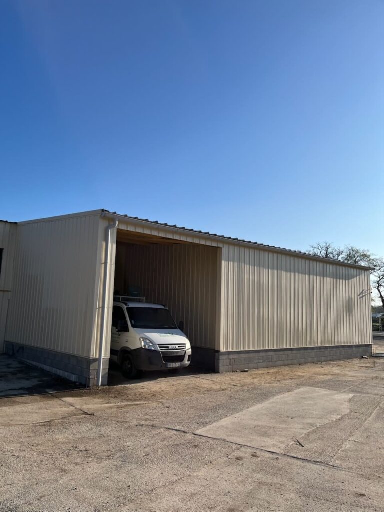 2025-04-28_hangar_clohars_carnoet2
